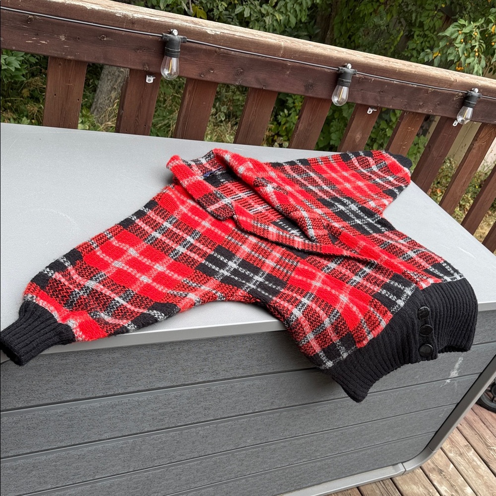 Vintage 80s Red/Black Plaid Cardigan with pockets M/L button up at hip impromptu